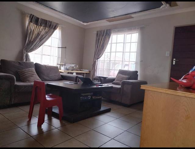 4 BEDROOM HOUSE FOR SALE IN SKY CITY